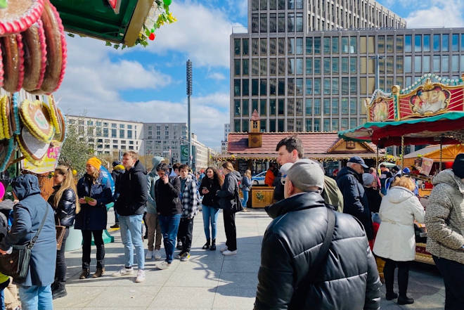 Impressionen vom Ostermarkt auf dem Potsdamer Platz in Berlin